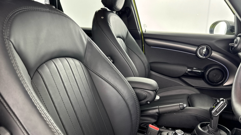 MINI Hatchback 1.5 Cooper Exclusive 5dr Auto Petrol Hatchback